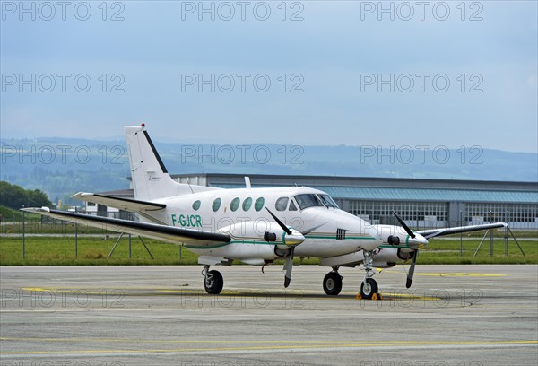 Two-engine turboprop aircraft Beechcraft E90 King Air