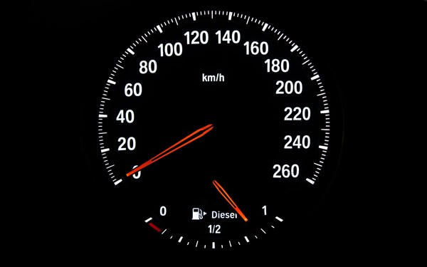 Speedometer with fuel gauge