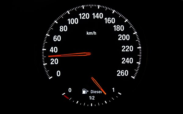 Speedometer with fuel gauge