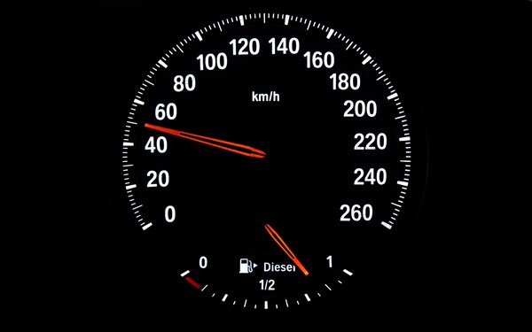 Speedometer with fuel gauge