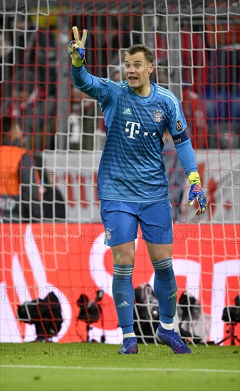 Goalkeeper Manuel Neuer in goal