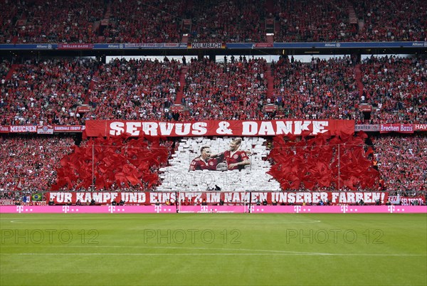 Fan choreography for the farewell of Franck Ribery and Arjen Robben