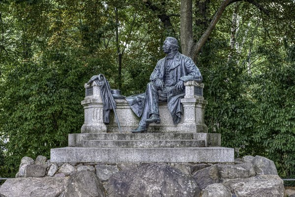 Fontane Monument