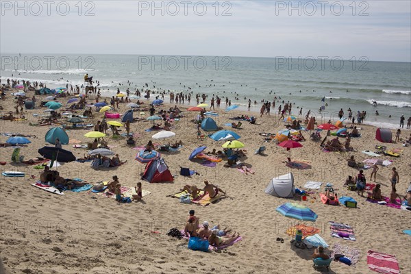 Guarded bathers on the beach, Gurp Plage, Grayan-et-l'Hôpital