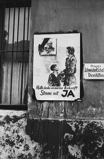 Poster for the referendum on the expropriation of war criminals on 30 June 1946