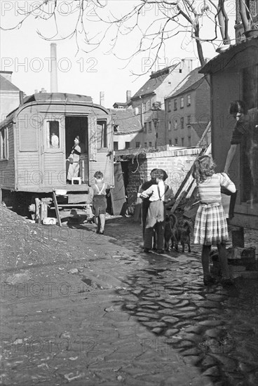 Emergency apartment and makeshift accommodation