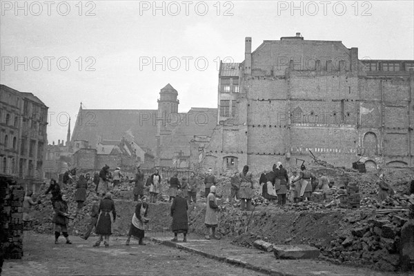 Removal of rubble and recovery of building materials