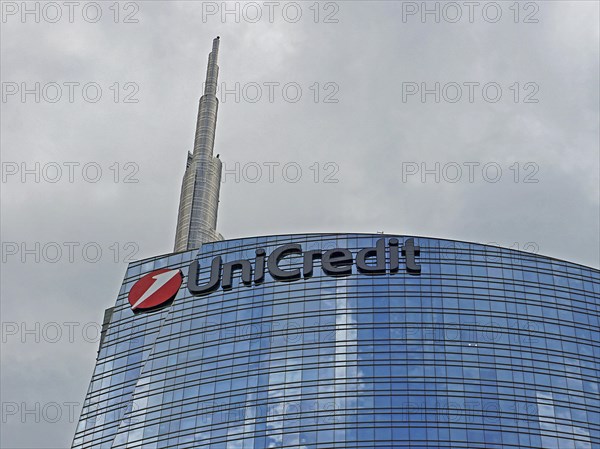 Torre Unicredit skyscraper at Milano Porta Garibaldi station