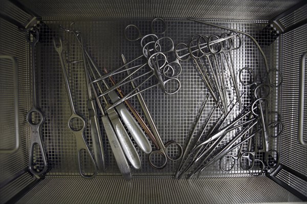 Surgical instruments