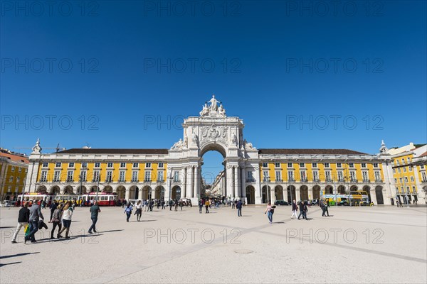 Arco da Vitoria at Praca do Comercio