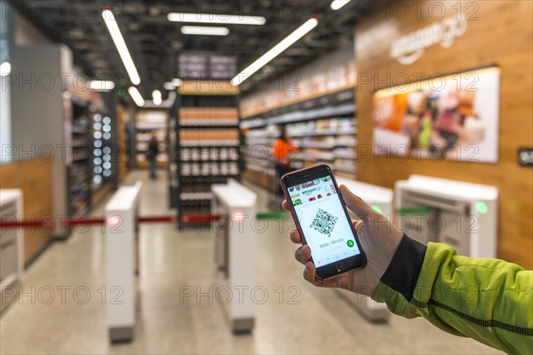 Amazon Go cashless payment app