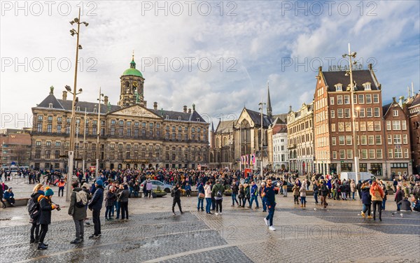 Crowd at De Dam Square