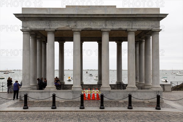 Monument Plymouth Rock