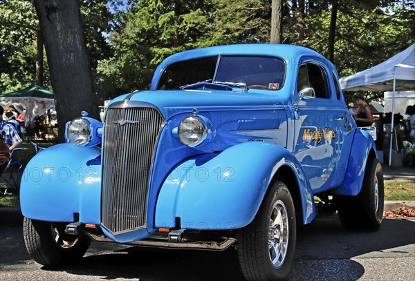 Chevrolet Coupe 1937 Vintage Car Show