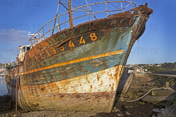 Shipwrecks of old fishing boats