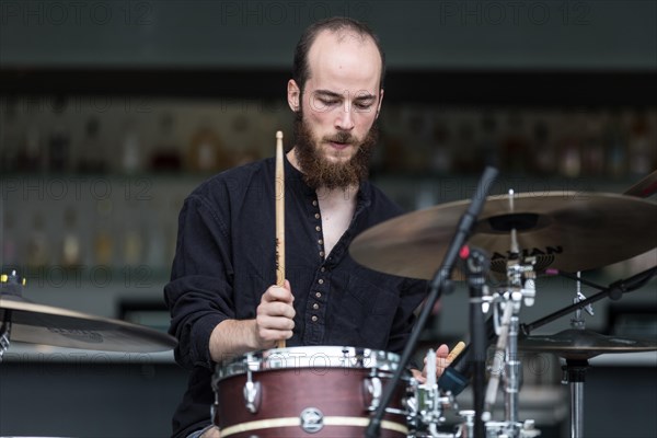 The Swiss music trio Forlorn Elm with David Friedli at the Gitrarre