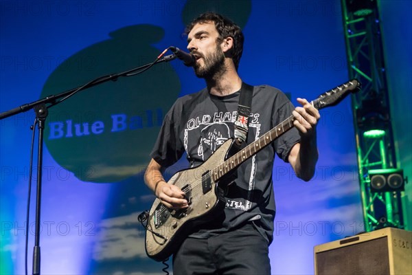 The Belgian garage rock band Black Box Revelation with vocalist Jan Paternoster and drummer Dries Van Dijck live at the 26th Blue Balls Festival in Lucerne