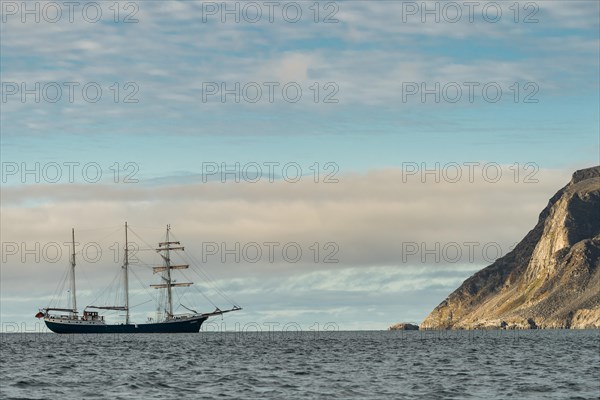 Barquentine Antigua in the Smeerenburgfjord