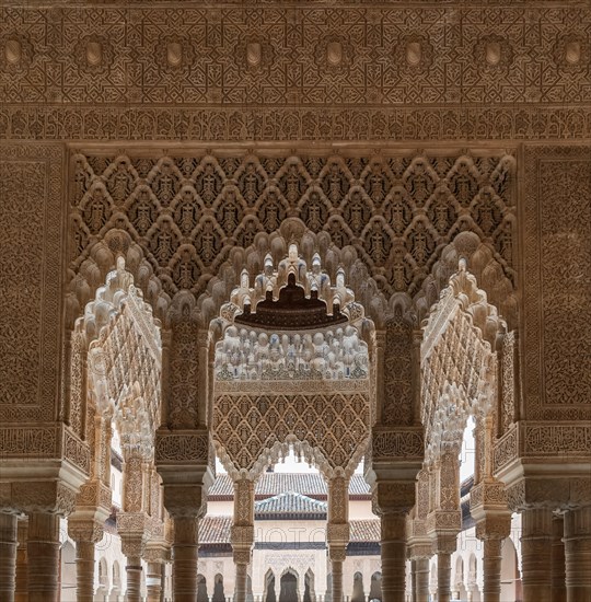 Columns with Moorish plaster decorations and Koransuren