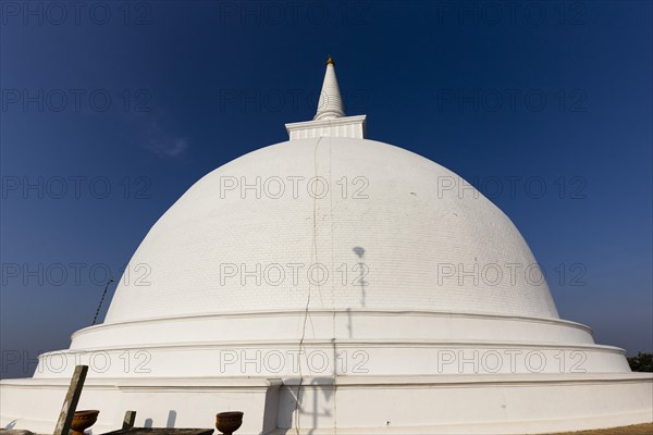 White Stupa Ruwanwelisseya Dagoba