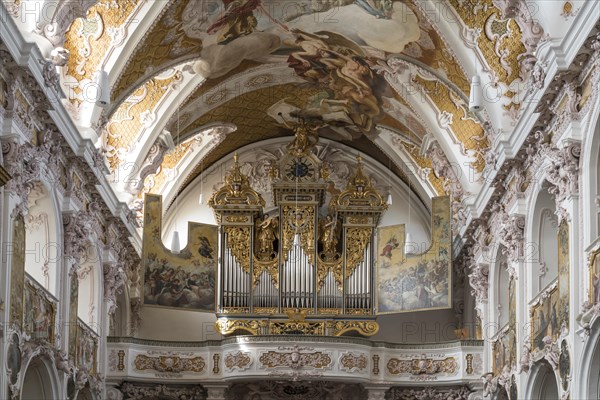 Organ loft