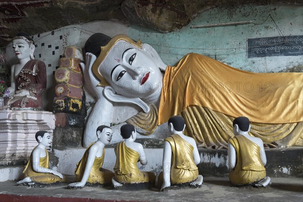 Reclining Buddha at Kaw-goon Cave Temple