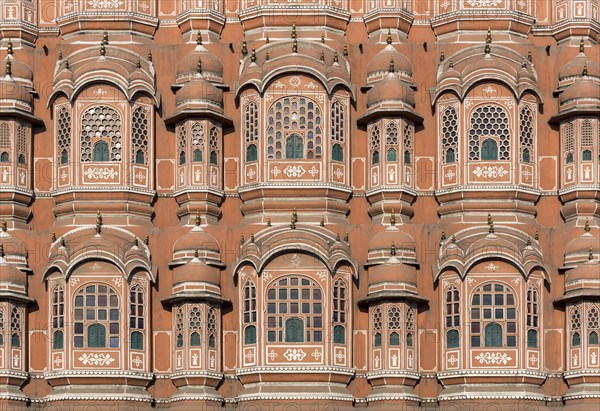 Close-up of facade of Hawa Mahal