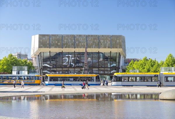 New Gewandhaus with Mende Fountain and tram stop