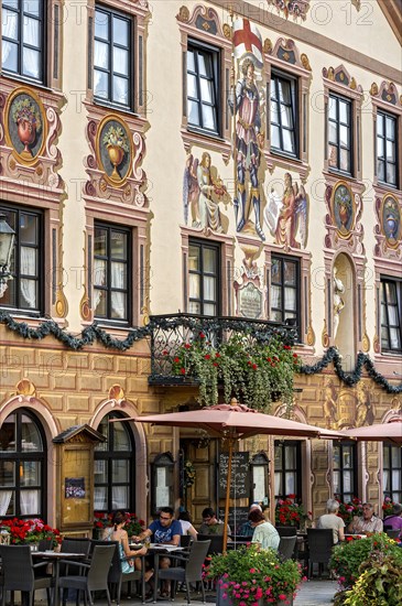Gasthof zum Rassen with mural painting and iron balcony