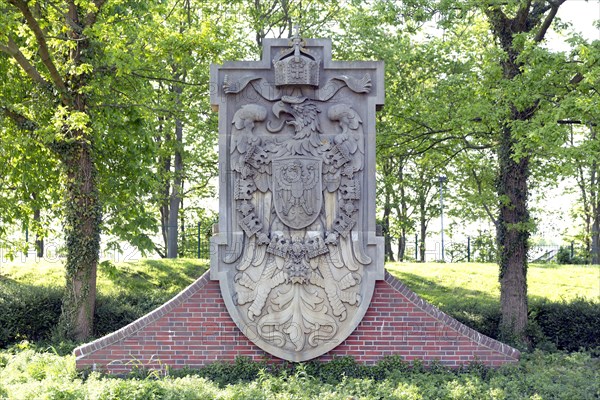 Coat of arms eagle of the former high bridge Grunental from 1893 over the Kaiser-Wilhelm-Kanal