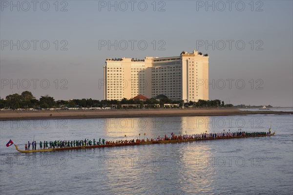 Longest dragon boat in the world