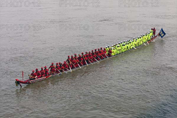 Dragon boat at Bon Om Touk Water Festival on Tonle Sap River