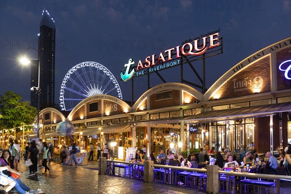 Asiatique the Riverfront at dusk