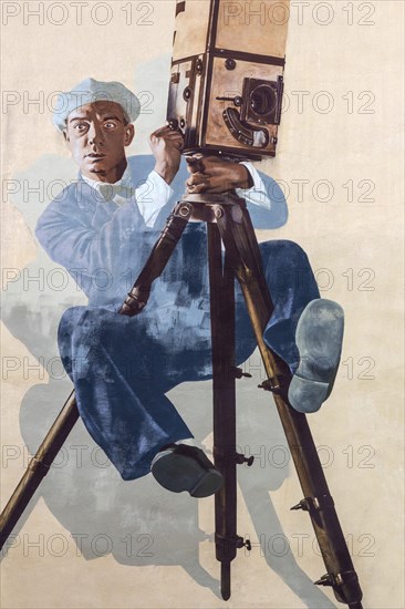 Wall painting Buster Keaton at the camera