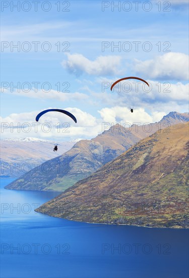 Paragliding over Lake Wakatipu