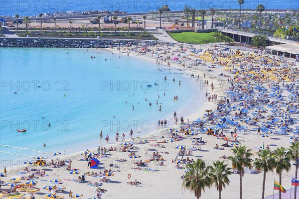 Many people bathing