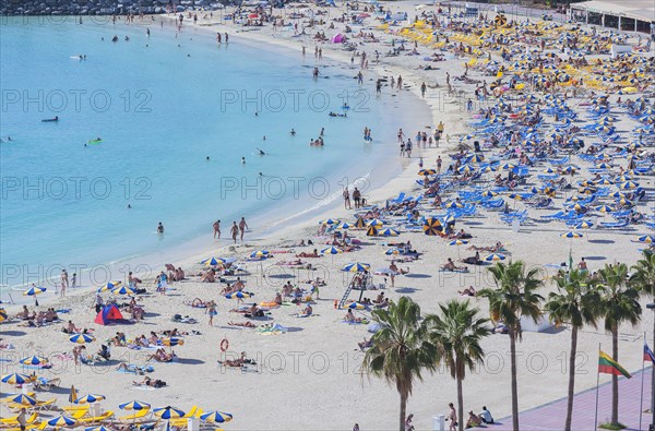 Many people bathing