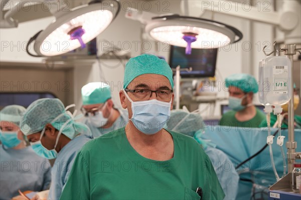 Heart surgeon Prof. Richard Frey in the operating room