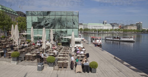 Pier at Jungfernstieg