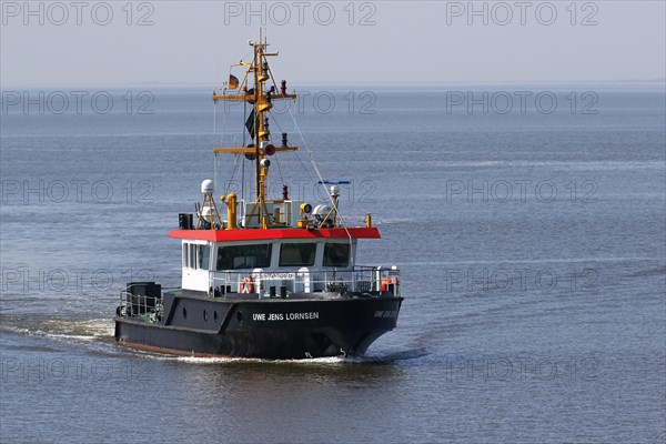 Survey ship