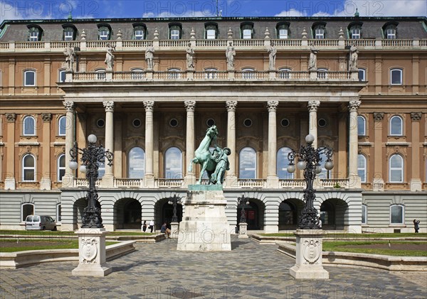 Hungarian National Gallery Magyar Nemzeti Galeria