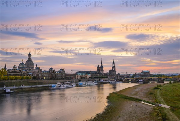 Sunset from the Carolabrucke with view of the Elbe meadows Konigsufer