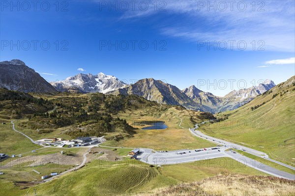 View of Hochtannbergpass with Braunarlspitze