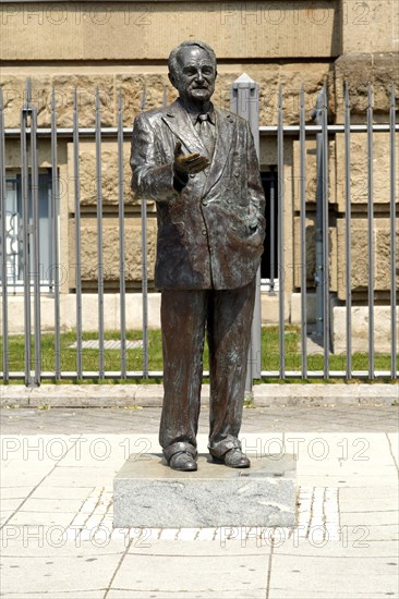 Johannes Rau memorial in front of Villa Horion