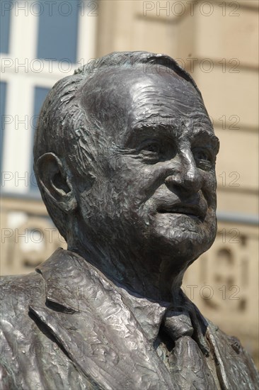 Johannes Rau memorial in front of Villa Horion