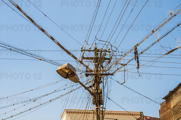 Chaotic power lines with streetlight