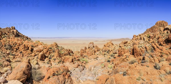 View of the Tiras Mountains to the south