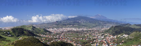 View from the Mirador de las Mercedes on San Cristobal de La Laguna and the Teide