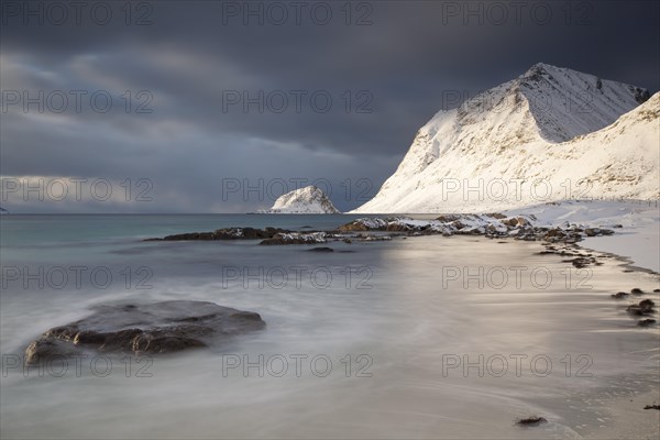 Bay Vikbukta in winter