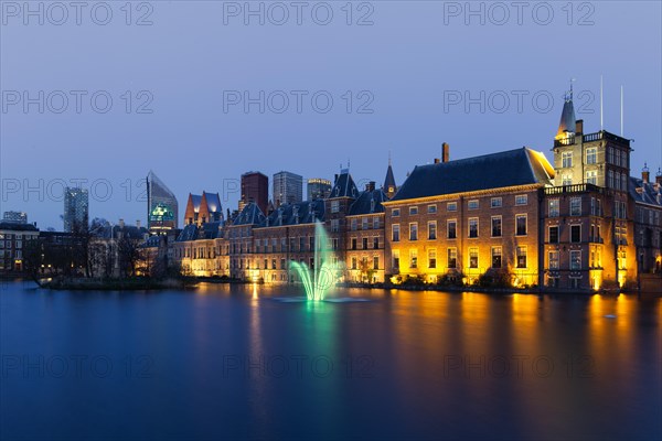 Binnenhof at dusk